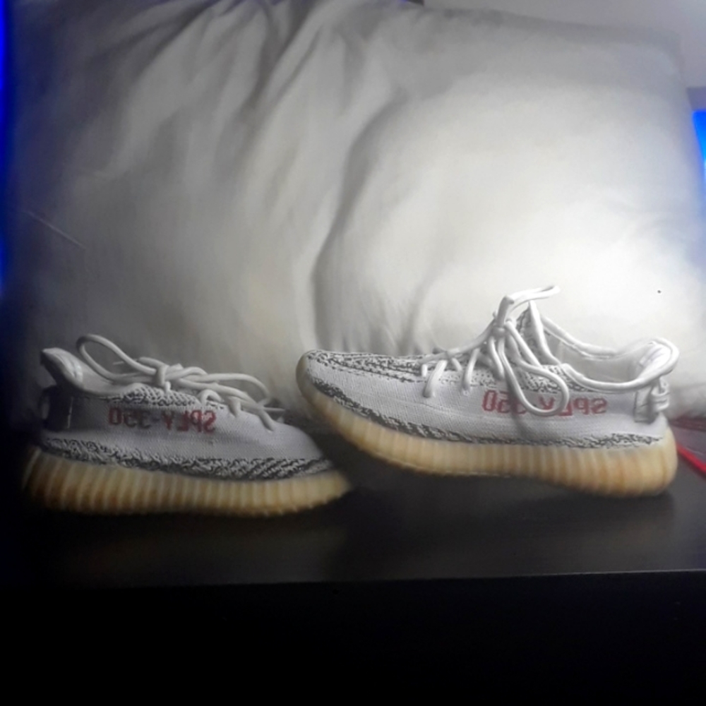 Yeezy Boost 350 V2 Zebra size 7.5 Mens
